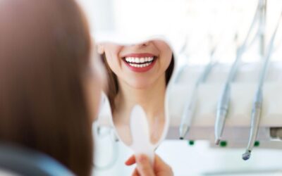 Ortodonzia Invisibile: La Rivoluzione degli Allineatori Trasparenti Su Misura